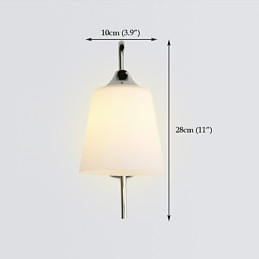 Moderne, eigentijdse, gegalvaniseerde landelijke wandlamp met sfeerverlichting