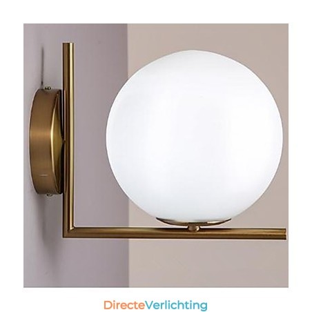 Hedendaagse en gecontracteerde glazen wandlamp, smeedijzer, individualiteit Hedendaagse en gecontracteerde glazen wandlamp, smeedijzer, individualiteit