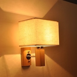 Eenvoudige wandlamp, nachtkastje, bureaulamp met stoffen kap en massief hout voor slaapkamer, ladekast, woonkamer, babykamer