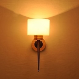 Eenvoudige wandlamp, nachtkastje, bureaulamp met glazen kap en massief hout voor slaapkamer, ladekast, woonkamer, babykamer