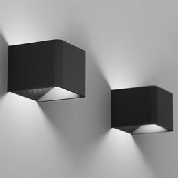 Moderne wandlamp voor binnen in de gang, omhoog en omlaag