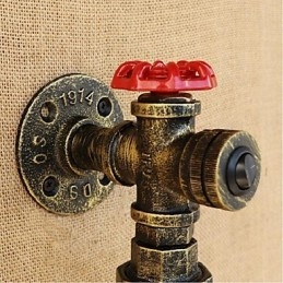 Wandschakelaar met waterpijpfles wandlamp