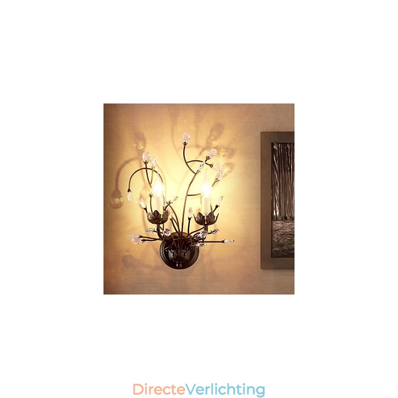 Moderne, eigentijdse, traditionele, klassieke, rustieke, landelijke schildering met kristallen verlichting