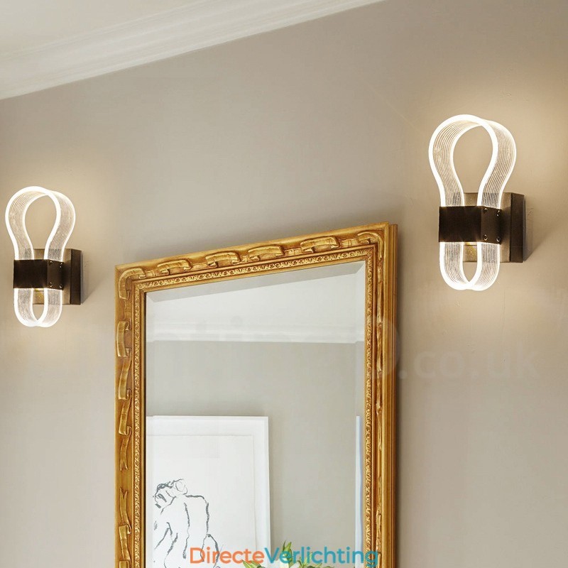 Moderne wandlamp met acryl kap voor gangpad in slaapkamer