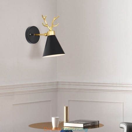 Moderne wandlamp met gewei Moderne wandlamp met gewei
