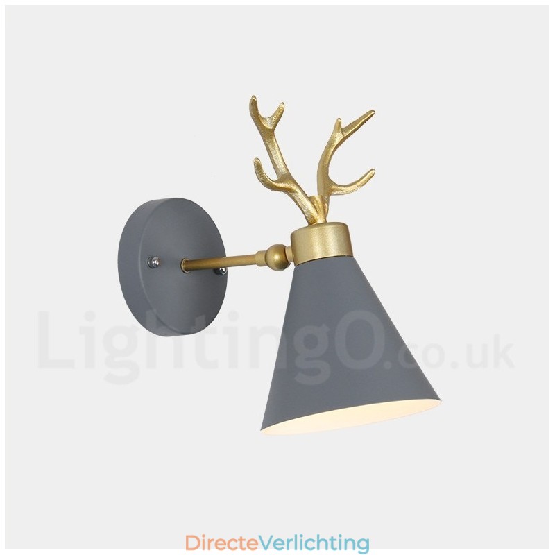Moderne wandlamp met gewei