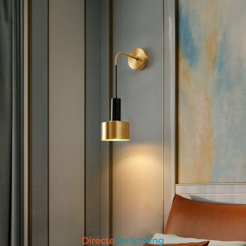 Moderne wandlamp zwart goud contrasterende kleur wandlamp