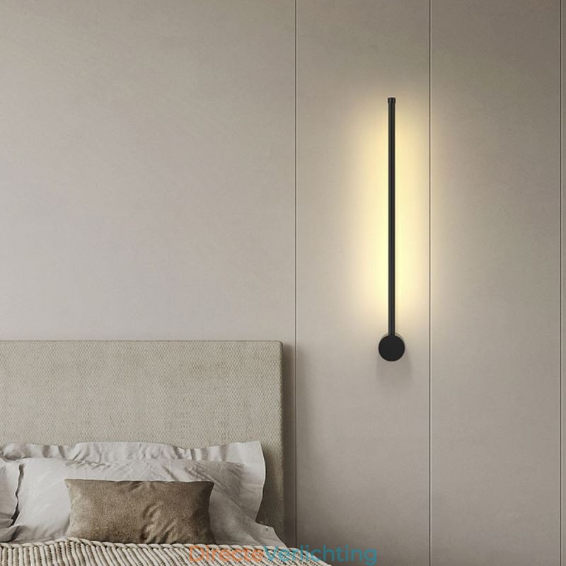 Moderne lange wandlamp, nachtkastje, decoratieve lamp