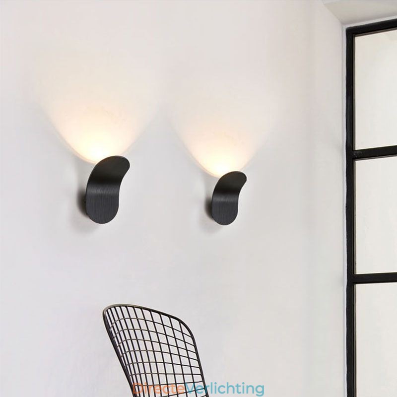 Minimalistische aluminium wandlamp