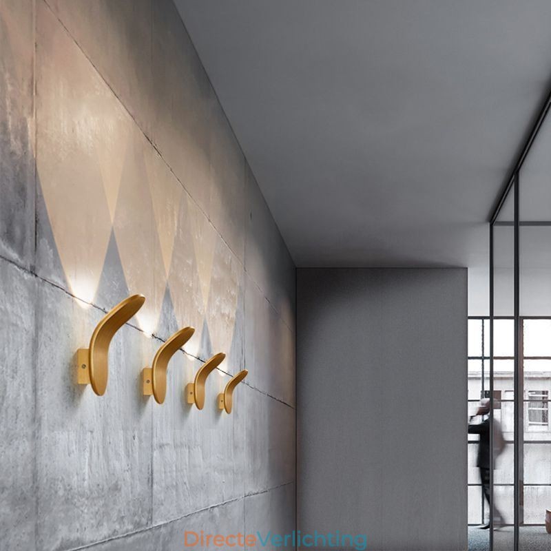 Minimalistische aluminium wandlamp