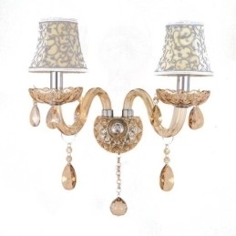 Elegante kristallen wandlamp in Europese stijl, gangpad