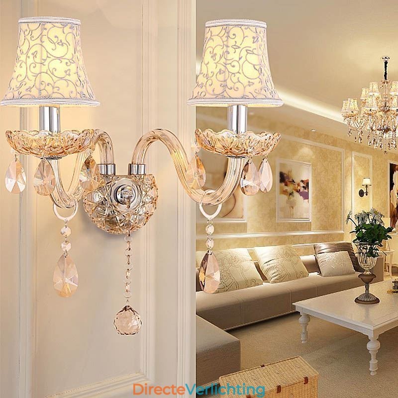 Elegante kristallen wandlamp in Europese stijl, gangpad