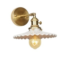 Moderne wandlamp met keramische kap