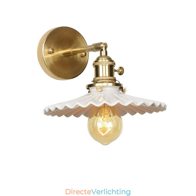 Moderne wandlamp met keramische kap