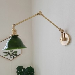 Moderne wandlamp met glazen kap