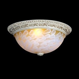 Witte plafondlamp met patroon van glashars en goudkleurig snijwerk in Europese stijl