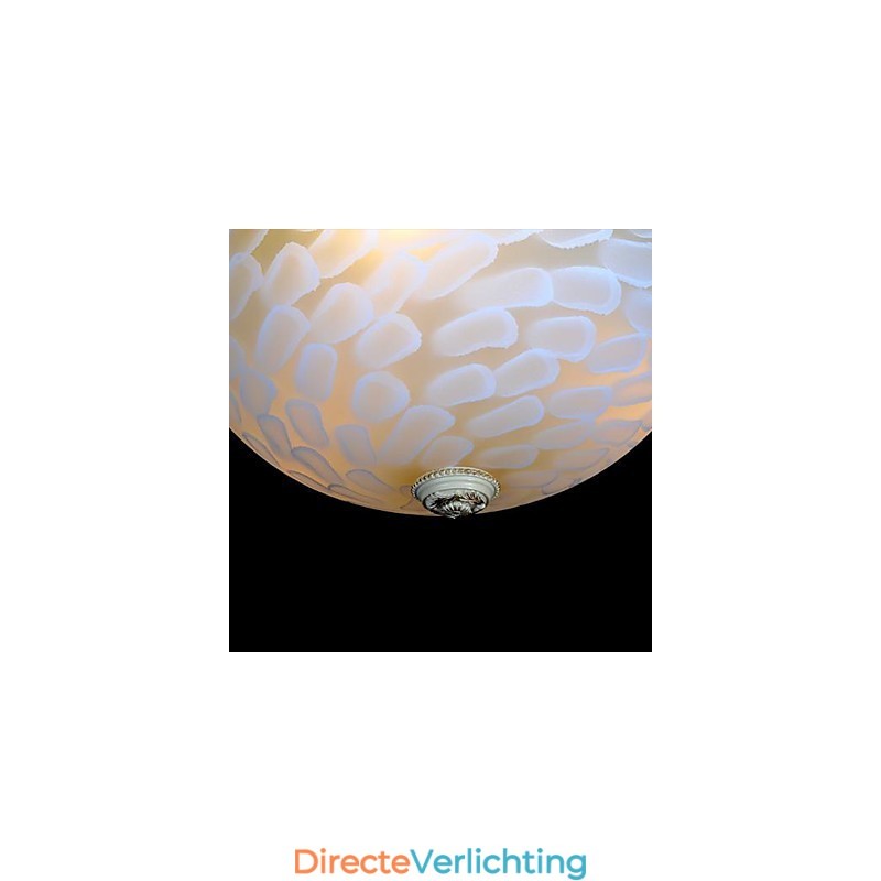 Witte plafondlamp met patroon van glashars en goudkleurig snijwerk in Europese stijl