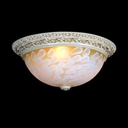 Witte plafondlamp met patroon van glashars en goudkleurig snijwerk in Europese stijl