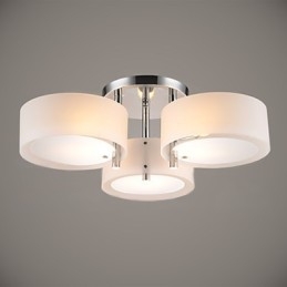 Moderne, eigentijdse plafondlamp met 3 lampen van metaal