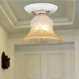 Witte plafondlamp met patroon en glazen kap, handverguld, Europees retro klassiek