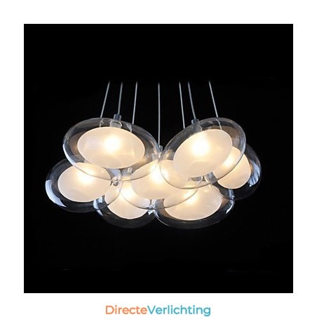Moderne, eigentijdse hanglamp van chroommetaal Moderne, eigentijdse hanglamp van chroommetaal