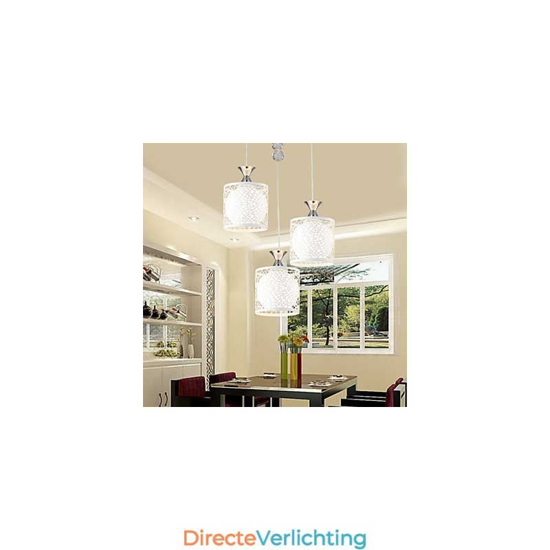 Hedendaagse en gecontracteerde drie creatieve kristallen hanglamp van smeedijzer