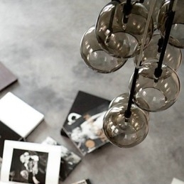 Hanglamp van metaal in landelijke mini-stijl