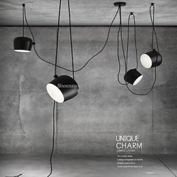 Moderne, eigentijdse metalen hanglamp met schilderij