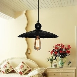 Middelgrote vintage zwarte paraplu metalen hanglamp met één licht
