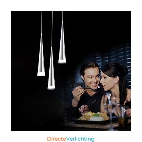 Moderne, eigentijdse hanglamp van chroommetaal Moderne, eigentijdse hanglamp van chroommetaal