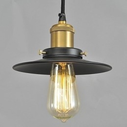 Hanglamp van metaal in landelijke mini-stijl