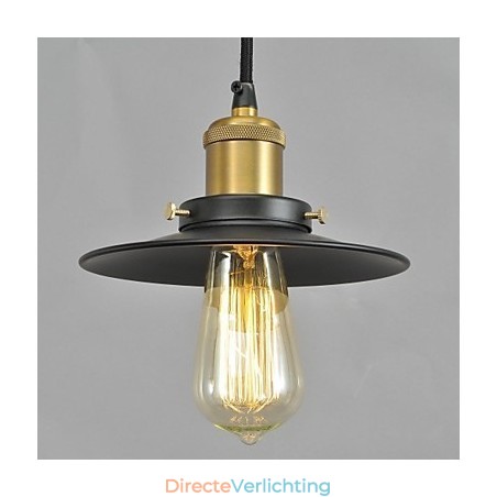 Hanglamp van metaal in landelijke mini-stijl Hanglamp van metaal in landelijke mini-stijl